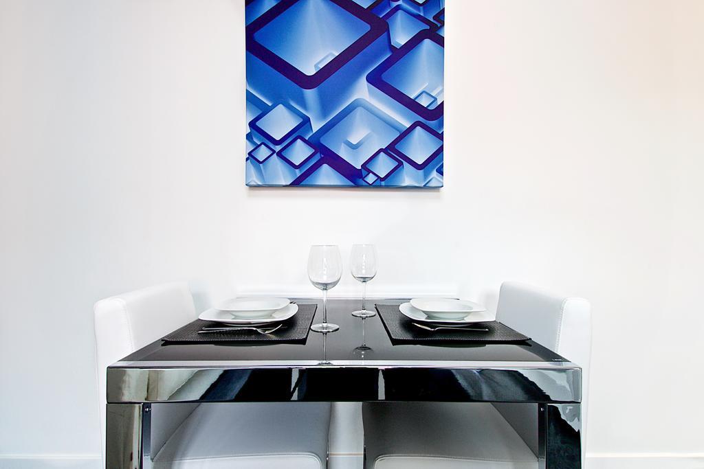 Habitat Apartments Latina Madrid Phòng bức ảnh